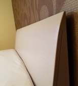 Dvigulė medinė miegamojo lova. Su patalynės stalčiais. Medis uosis (ML51)