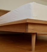 Dvigulė medinė miegamojo lova. Be patalynės stalčių. Medis ąžuolas (ML56)