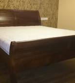 Dvigulė medinė miegamojo lova. Be patalynės stalčių. Medis uosis (ML40)