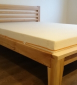 Dvigulė medinė miegamojo lova. Be patalynės stalčių. Medis uosis (ML38)