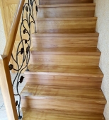 Namų vidaus mediniai laiptai. I formos laiptai. Medis uosis (L49)