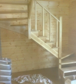 Namų vidaus mediniai laiptai. U formos laiptai. Medis uosis (L40)